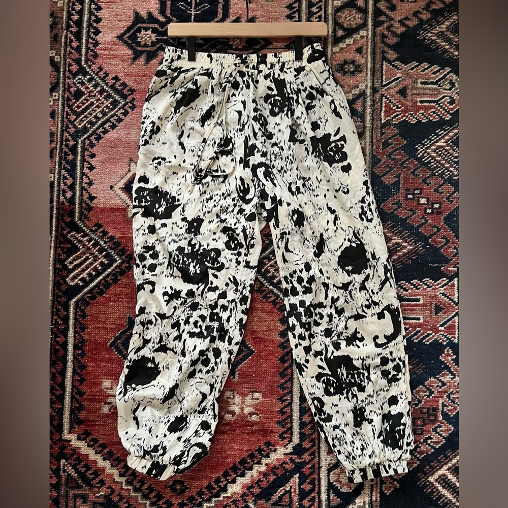 Glam Black & White Abstract Print Pants